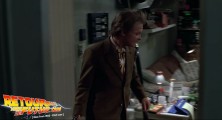back-to-the-future-2-deleted-scenes-dad-is-home (15)