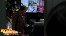 back-to-the-future-2-deleted-scenes-dad-is-home (20)