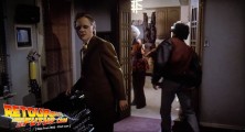 back-to-the-future-2-deleted-scenes-dad-is-home (99f)