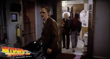back-to-the-future-2-deleted-scenes-dad-is-home (99i)