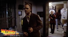 back-to-the-future-2-deleted-scenes-dad-is-home (99l)