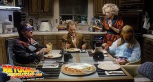 back-to-the-future-2-deleted-scenes-pizza (07)