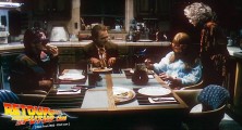 back-to-the-future-2-deleted-scenes-pizza (50)