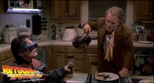 back-to-the-future-2-deleted-scenes-pizza (99e)